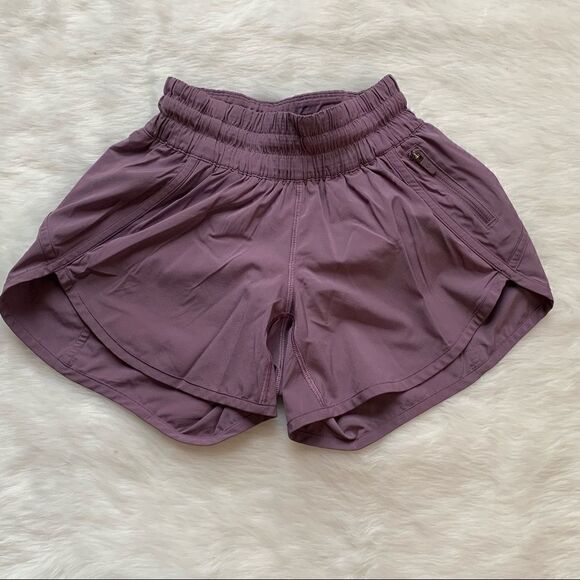 Lululemon Tracker Short 4 Way Stretch Rare Black Currant Color Lined Size 2 - Picture 1 of 8